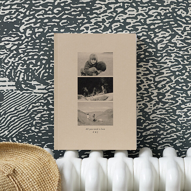 Carnet souple photo monochrome mise en scène Carnet souple photo monochrome mise en scène