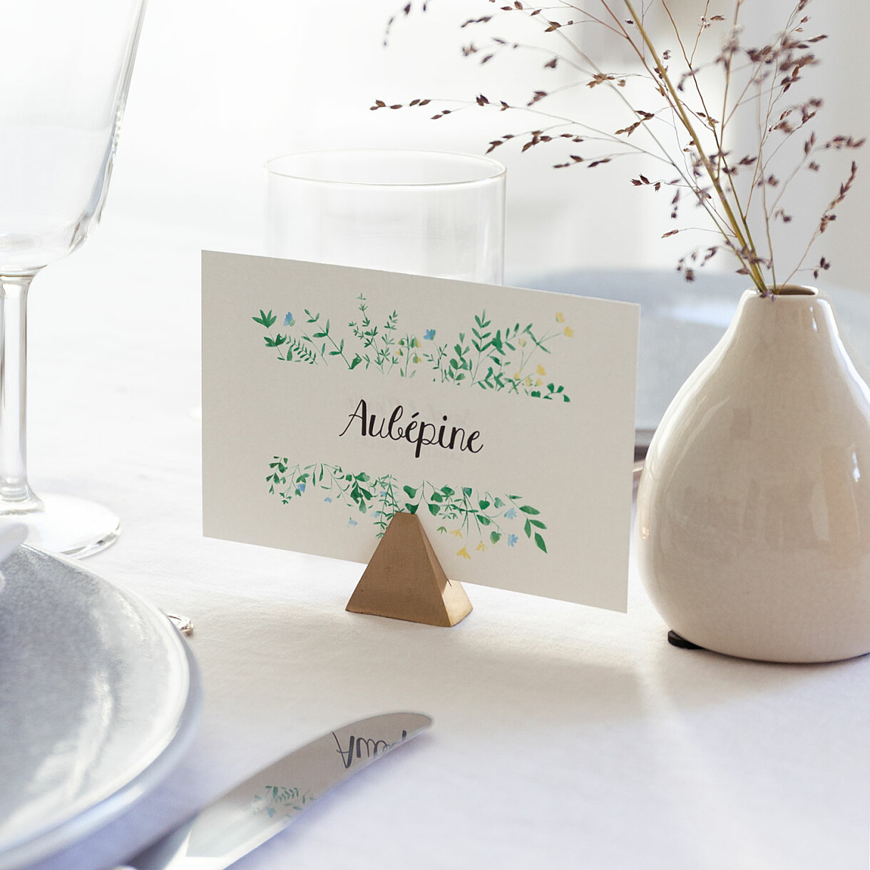 Marque-table mariage cadre fleuri Marque-table mariage cadre fleuri